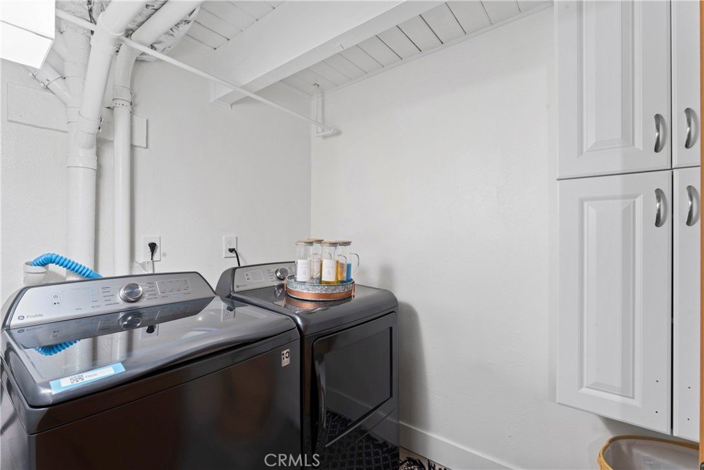 Lake Arrowhead, California, 92352, United States, 4 Bedrooms Bedrooms, ,3.5 BathroomsBathrooms,Residential,Forsale,1971041