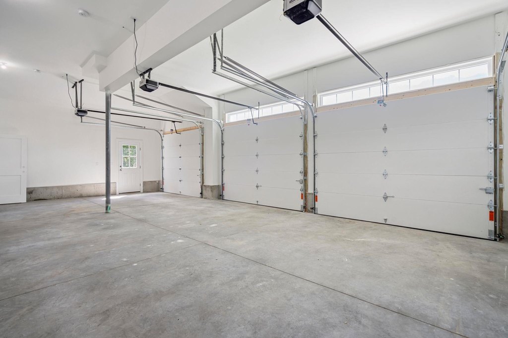 Kittery, Maine, 03905, United States, 3 Bedrooms Bedrooms, ,2.5 BathroomsBathrooms,Residential,Forsale,2002409