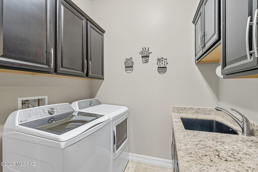 Oro Valley, Arizona, 85737, United States, 3 Bedrooms Bedrooms, ,3.5 BathroomsBathrooms,Residential,Forsale,1963521