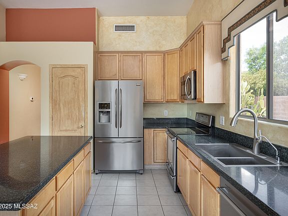 Tucson, Arizona, 85737, United States, 4 Bedrooms Bedrooms, ,2 BathroomsBathrooms,Residential,Forsale,1963512