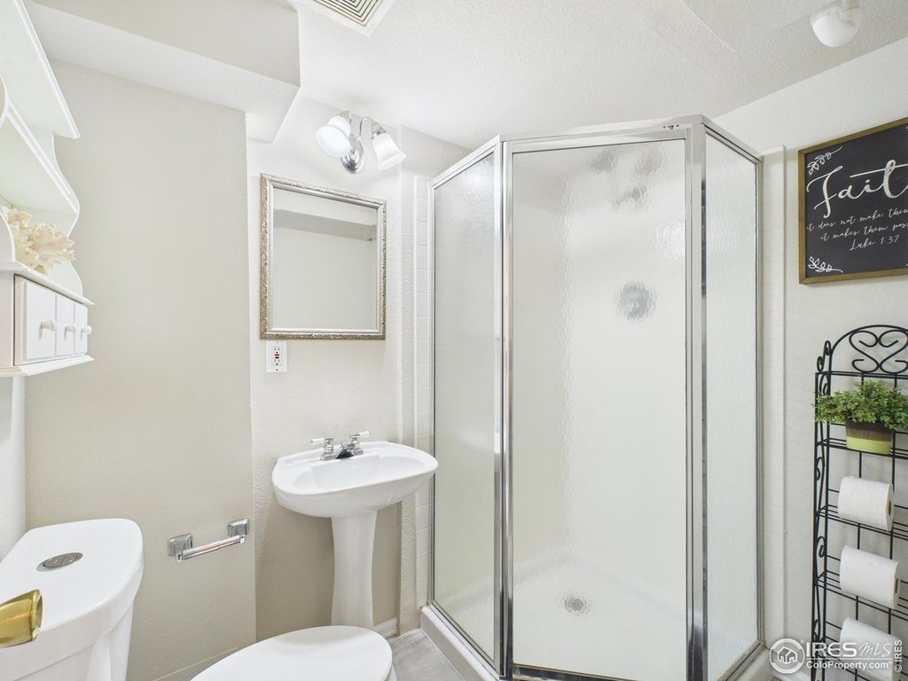 Greeley, Colorado, 80631, United States, 4 Bedrooms Bedrooms, ,3 BathroomsBathrooms,Residential,Forsale,1967222