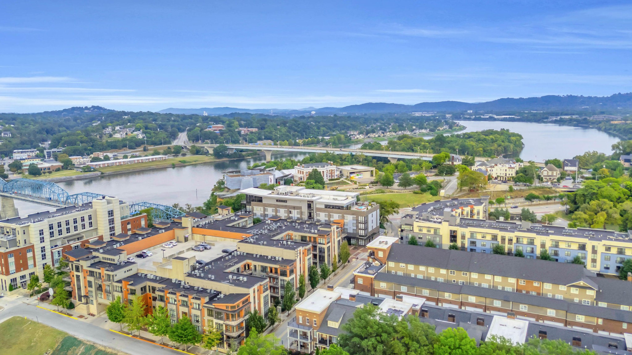 Chattanooga, Tennessee, 37403, United States, 2 Bedrooms Bedrooms, ,2.5 BathroomsBathrooms,Residential,Forsale,1963576