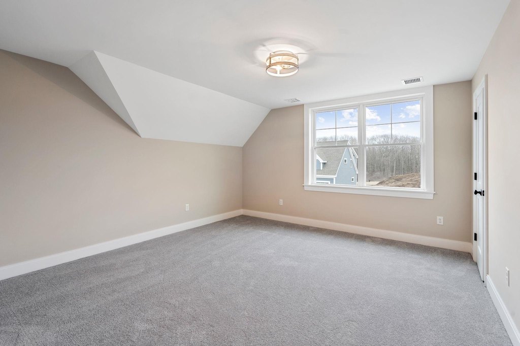 Kittery, Maine, 03905, United States, 3 Bedrooms Bedrooms, ,2.5 BathroomsBathrooms,Residential,Forsale,2002409