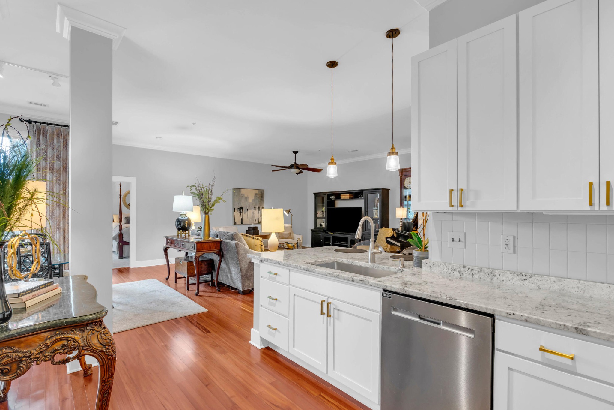 Chattanooga, Tennessee, 37403, United States, 2 Bedrooms Bedrooms, ,2.5 BathroomsBathrooms,Residential,Forsale,1963576