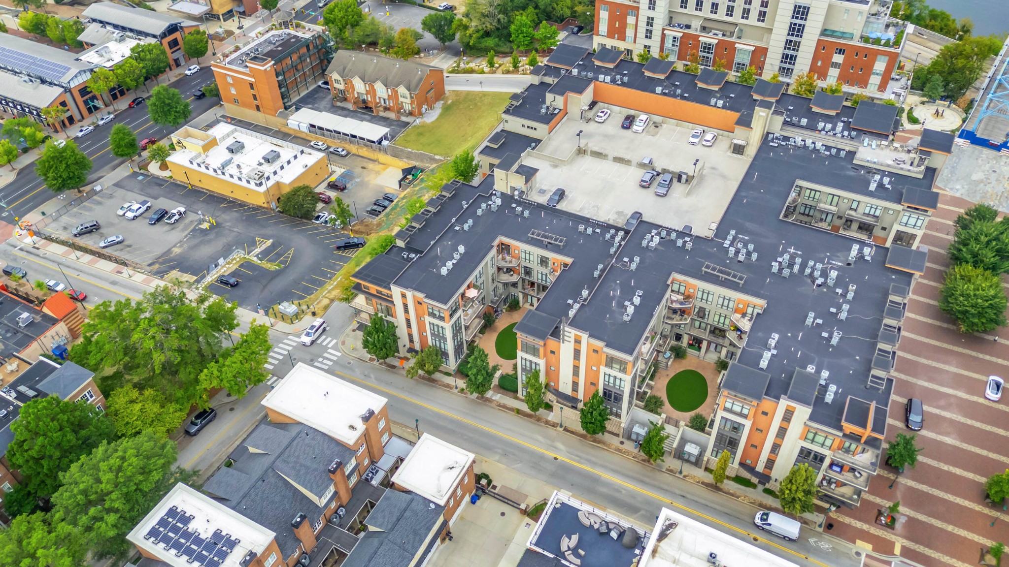 Chattanooga, Tennessee, 37403, United States, 2 Bedrooms Bedrooms, ,2.5 BathroomsBathrooms,Residential,Forsale,1963576