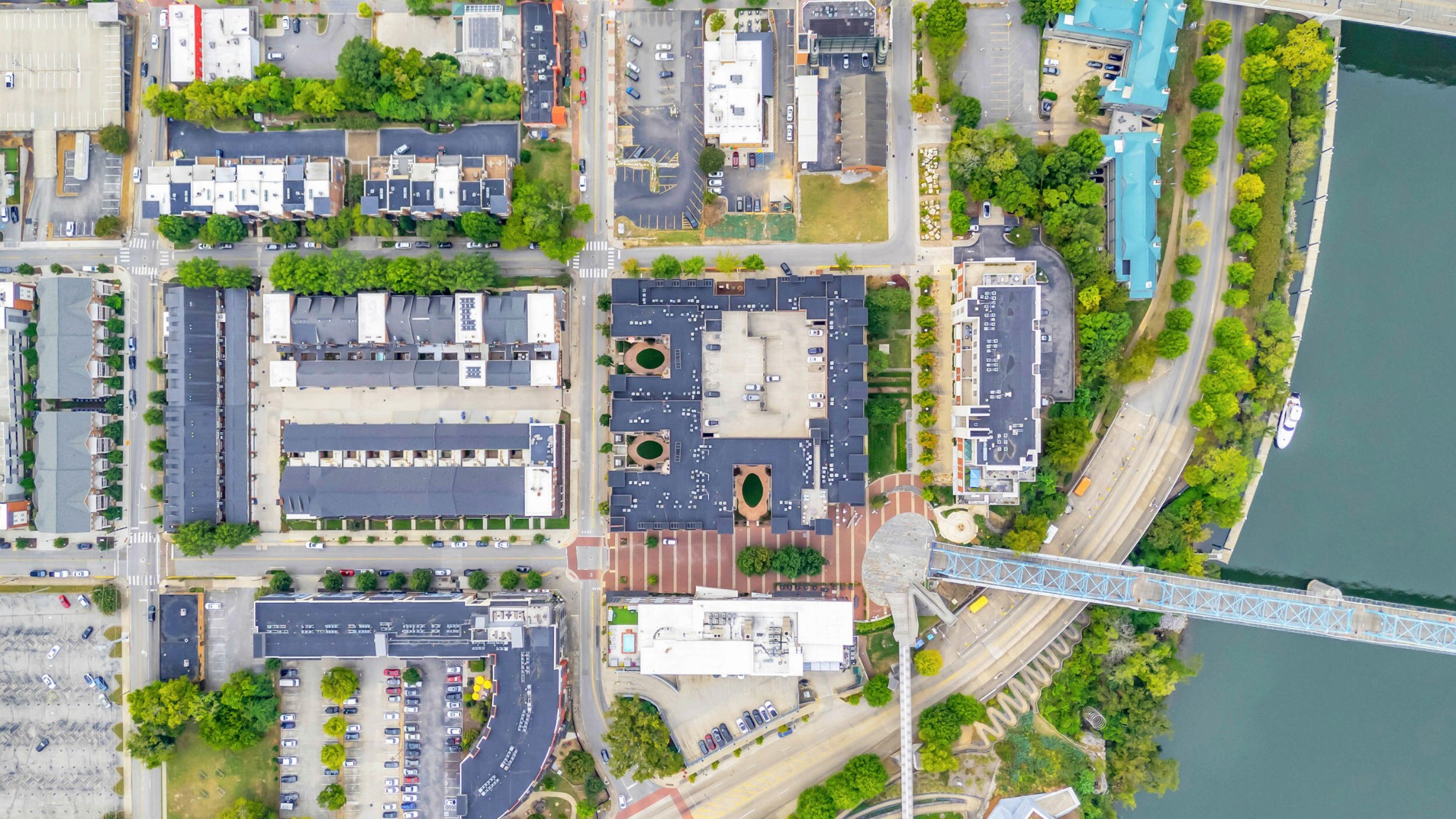 Chattanooga, Tennessee, 37403, United States, 2 Bedrooms Bedrooms, ,2.5 BathroomsBathrooms,Residential,Forsale,1963576