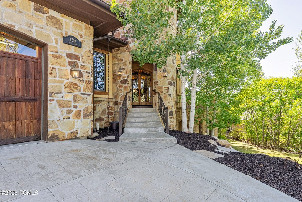 Hideout, Utah, 84036, United States, 5 Bedrooms Bedrooms, ,5.5 BathroomsBathrooms,Residential,Forsale,1994176