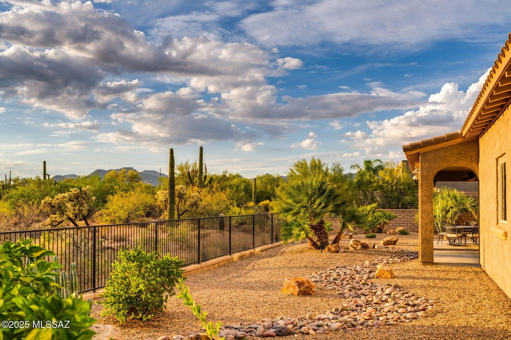 Oro Valley, Arizona, 85737, United States, 3 Bedrooms Bedrooms, ,3.5 BathroomsBathrooms,Residential,Forsale,1963521