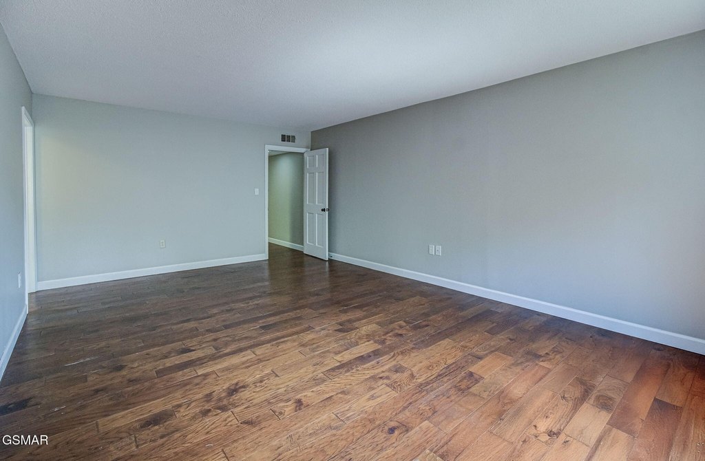 Gatlinburg, Tennessee, 37738, United States, 3 Bedrooms Bedrooms, ,2.5 BathroomsBathrooms,Residential,Forsale,1973591