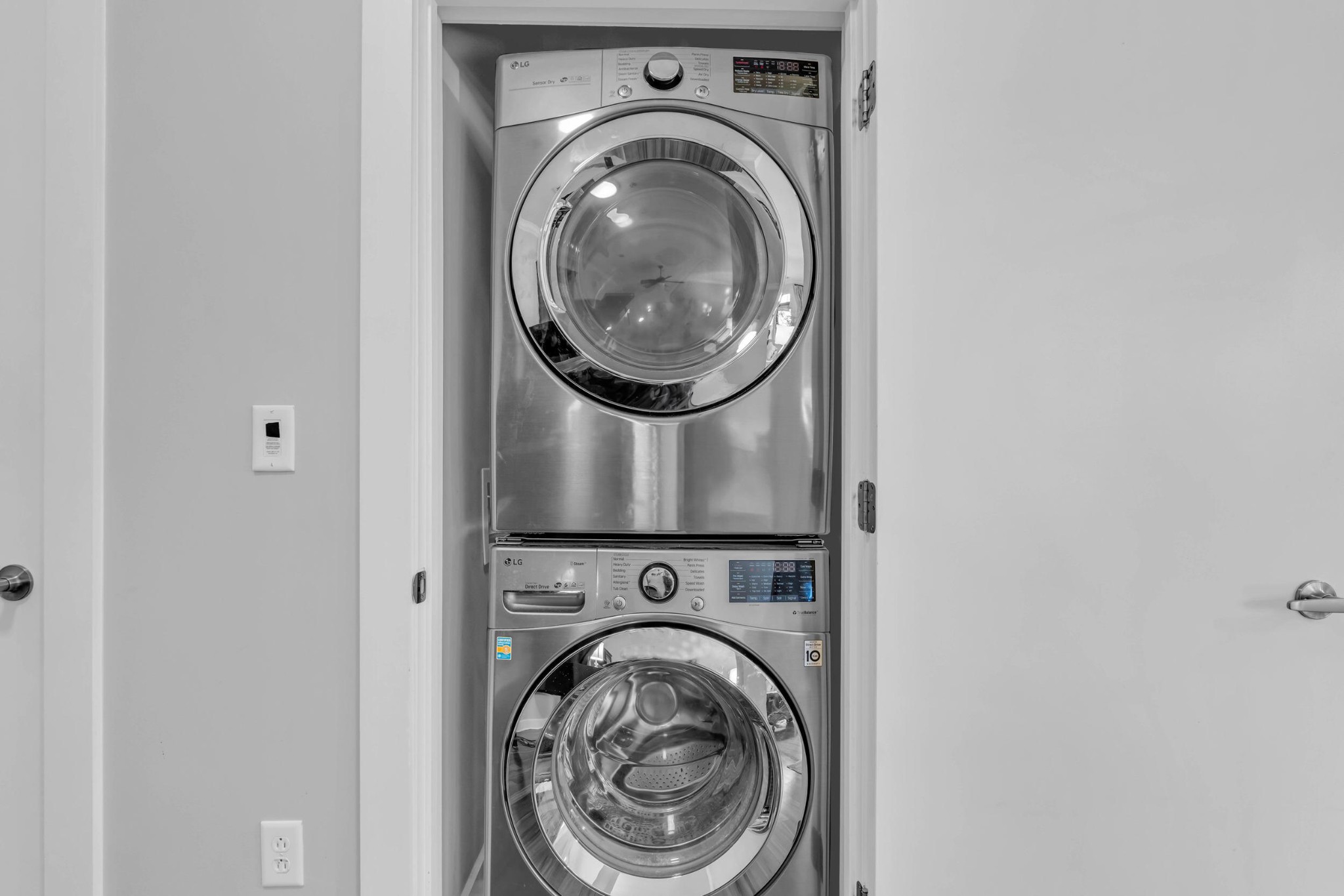 Chattanooga, Tennessee, 37403, United States, 2 Bedrooms Bedrooms, ,2.5 BathroomsBathrooms,Residential,Forsale,1963576