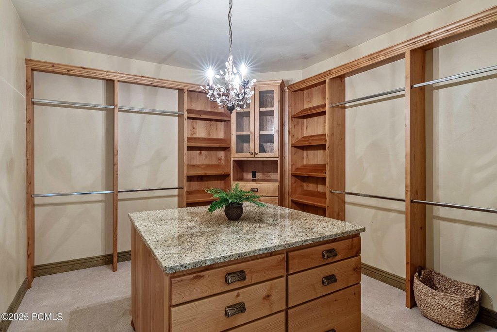 Hideout, Utah, 84036, United States, 5 Bedrooms Bedrooms, ,5.5 BathroomsBathrooms,Residential,Forsale,1994176