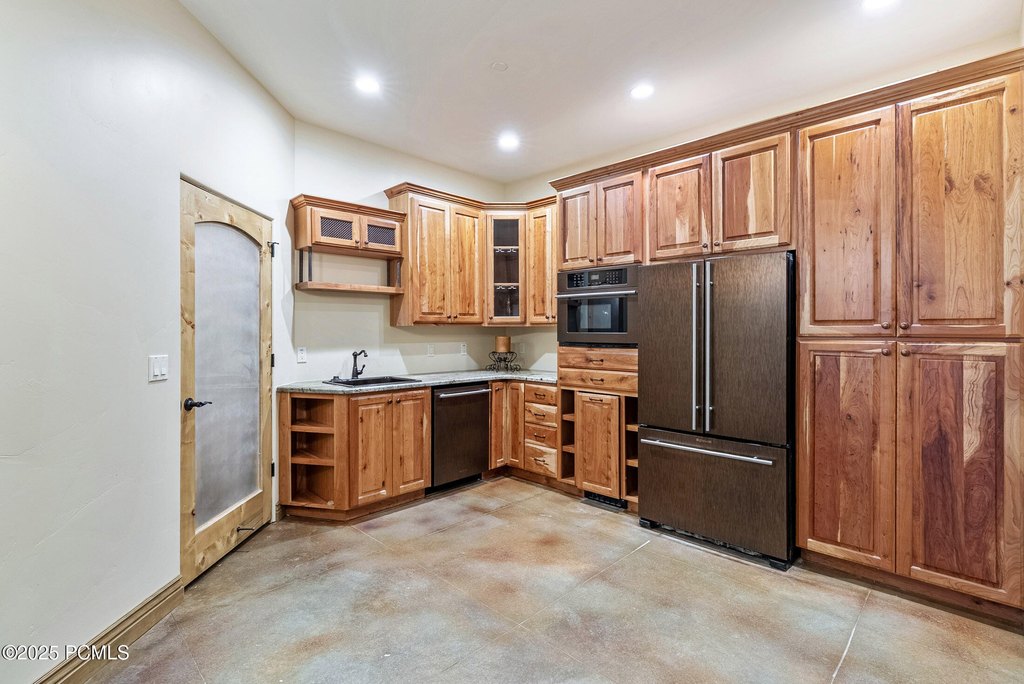 Hideout, Utah, 84036, United States, 5 Bedrooms Bedrooms, ,5.5 BathroomsBathrooms,Residential,Forsale,1994176