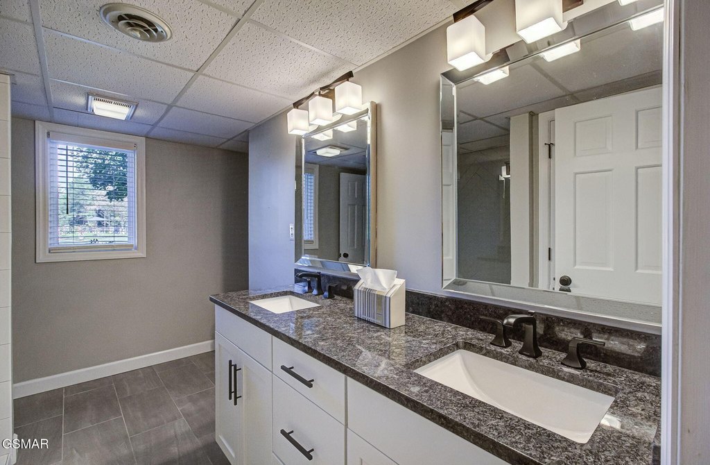 Gatlinburg, Tennessee, 37738, United States, 3 Bedrooms Bedrooms, ,2.5 BathroomsBathrooms,Residential,Forsale,1973591