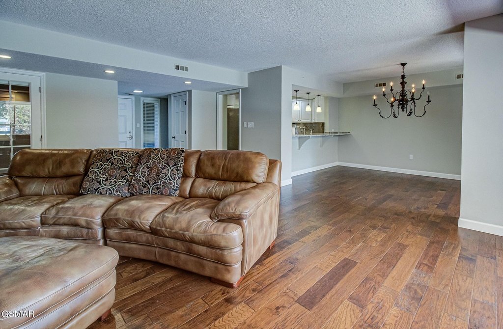 Gatlinburg, Tennessee, 37738, United States, 3 Bedrooms Bedrooms, ,2.5 BathroomsBathrooms,Residential,Forsale,1973591