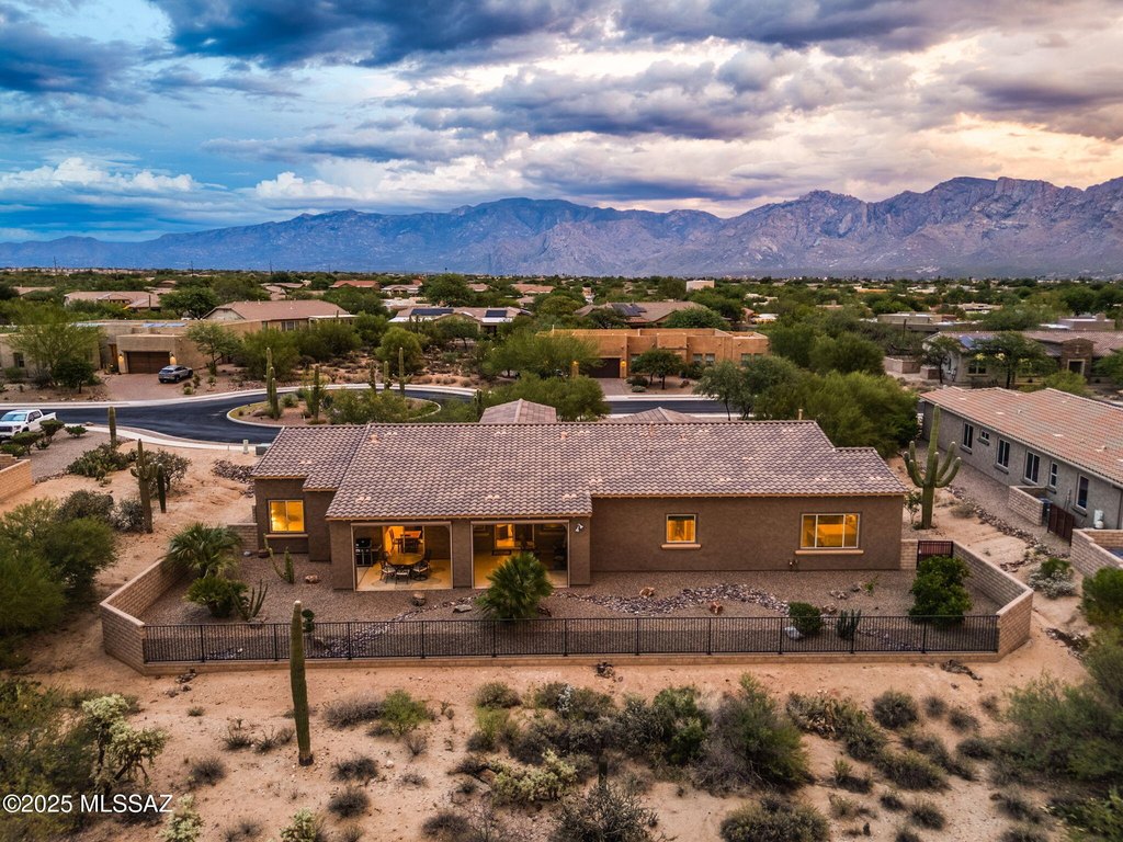 Oro Valley, Arizona, 85737, United States, 3 Bedrooms Bedrooms, ,3.5 BathroomsBathrooms,Residential,Forsale,1963521