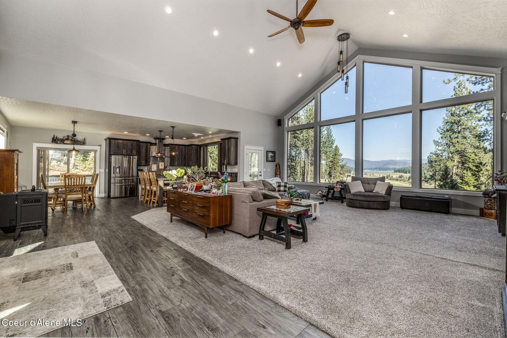 Coeur d'Alene, Idaho, 83814, United States, 4 Bedrooms Bedrooms, ,3 BathroomsBathrooms,Residential,Forsale,1984580