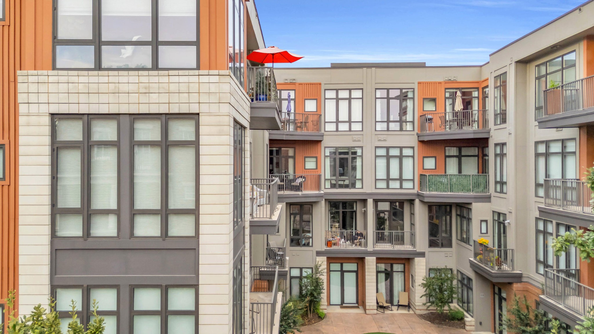 Chattanooga, Tennessee, 37403, United States, 2 Bedrooms Bedrooms, ,2.5 BathroomsBathrooms,Residential,Forsale,1963576