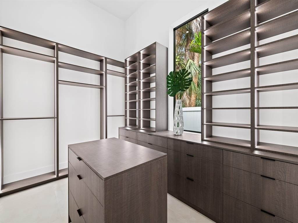 Fort Lauderdale, Florida, 33305, United States, 4 Bedrooms Bedrooms, ,3.5 BathroomsBathrooms,Residential,Forsale,1968234