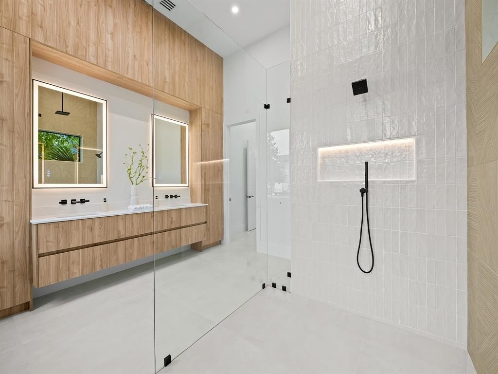 Fort Lauderdale, Florida, 33305, United States, 4 Bedrooms Bedrooms, ,3.5 BathroomsBathrooms,Residential,Forsale,1968234