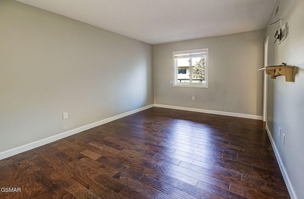 Gatlinburg, Tennessee, 37738, United States, 3 Bedrooms Bedrooms, ,2.5 BathroomsBathrooms,Residential,Forsale,1973591