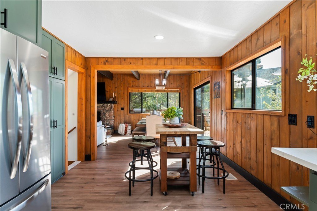 Lake Arrowhead, California, 92352, United States, 4 Bedrooms Bedrooms, ,3.5 BathroomsBathrooms,Residential,Forsale,1971041