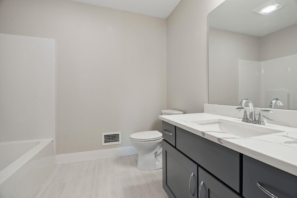 Kittery, Maine, 03905, United States, 3 Bedrooms Bedrooms, ,2.5 BathroomsBathrooms,Residential,Forsale,2002409