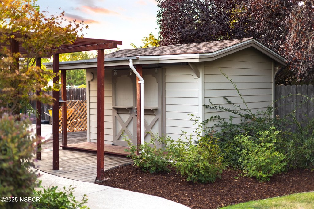 Santa Ynez, California, 93460, United States, 4 Bedrooms Bedrooms, ,2 BathroomsBathrooms,Residential,Forsale,1963623