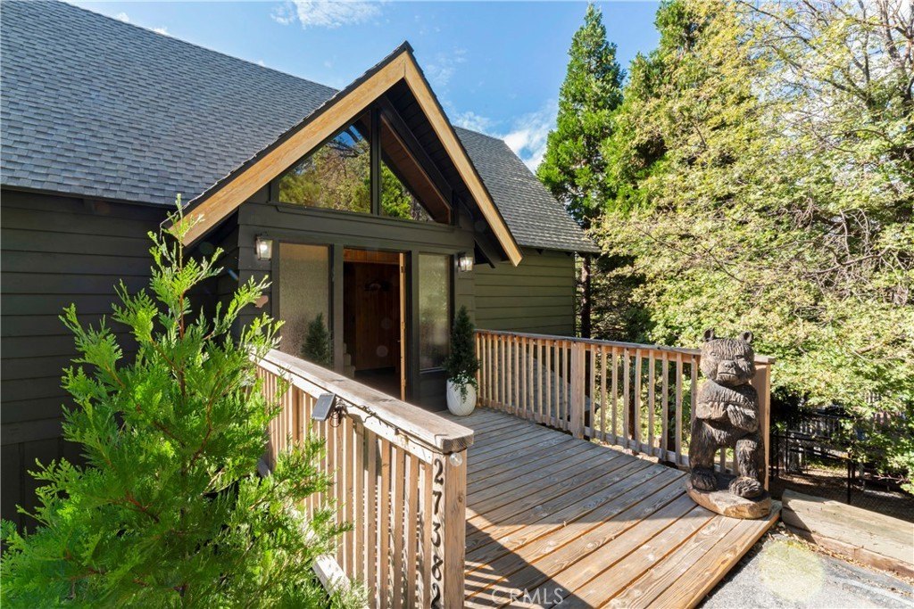 Lake Arrowhead, California, 92352, United States, 4 Bedrooms Bedrooms, ,3.5 BathroomsBathrooms,Residential,Forsale,1971041