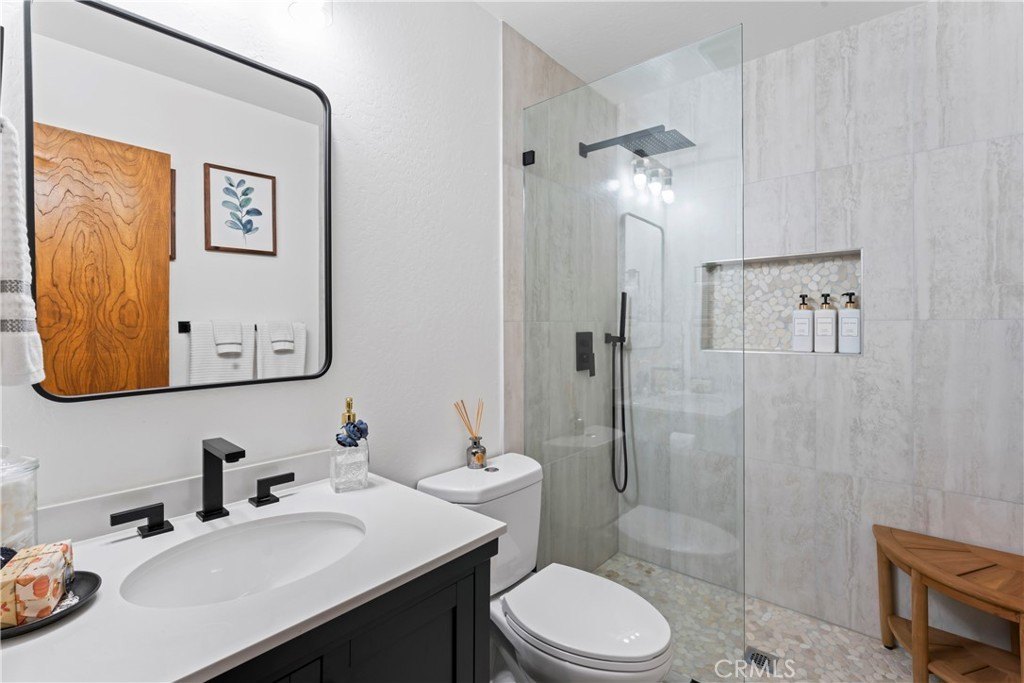 Lake Arrowhead, California, 92352, United States, 4 Bedrooms Bedrooms, ,3.5 BathroomsBathrooms,Residential,Forsale,1971041