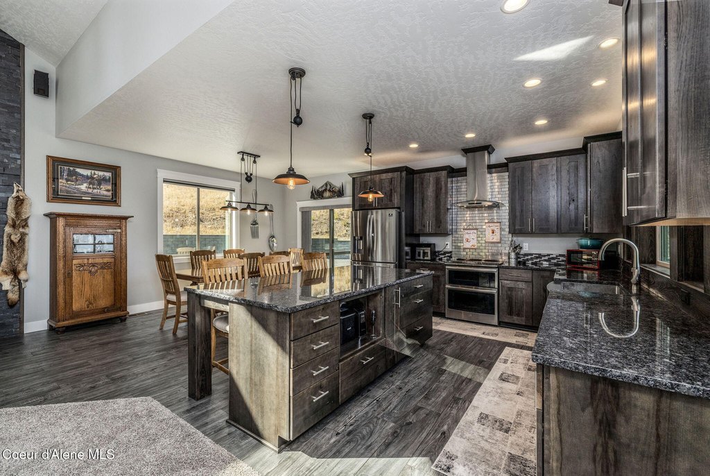 Coeur d'Alene, Idaho, 83814, United States, 4 Bedrooms Bedrooms, ,3 BathroomsBathrooms,Residential,Forsale,1984580