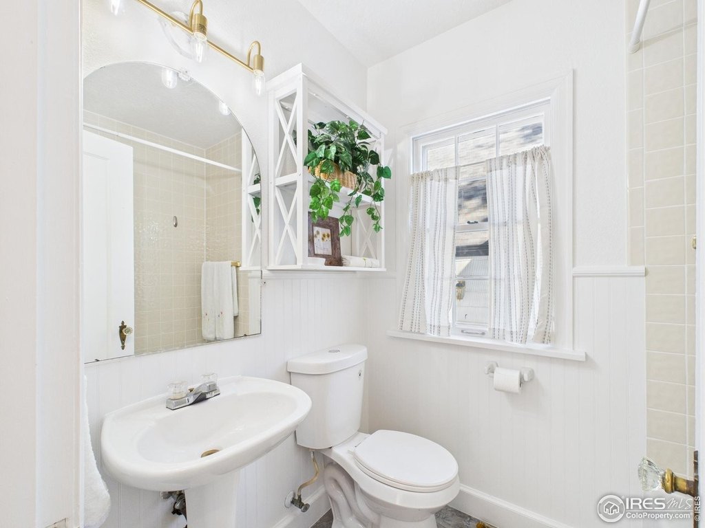 Greeley, Colorado, 80631, United States, 4 Bedrooms Bedrooms, ,3 BathroomsBathrooms,Residential,Forsale,1967222