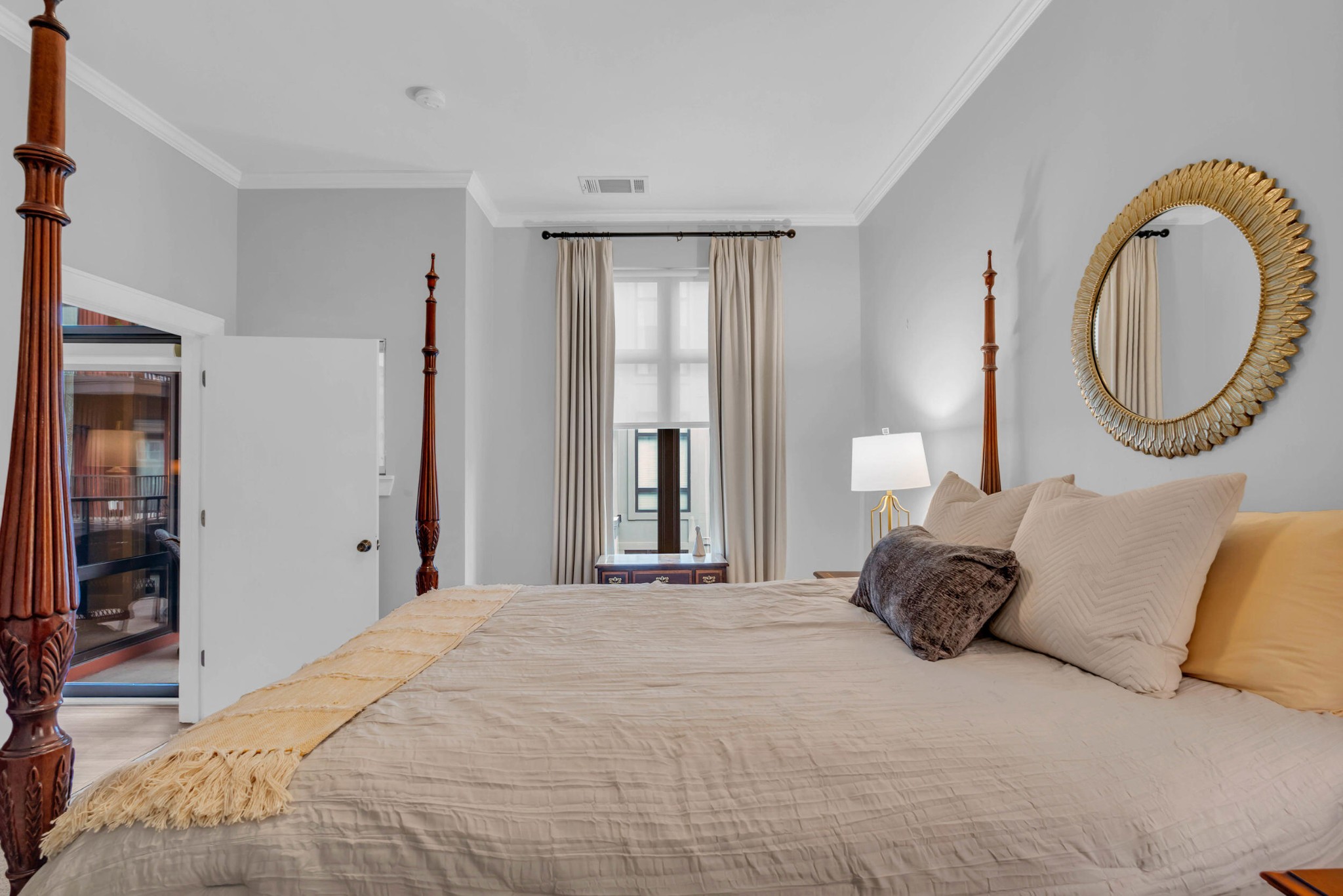 Chattanooga, Tennessee, 37403, United States, 2 Bedrooms Bedrooms, ,2.5 BathroomsBathrooms,Residential,Forsale,1963576