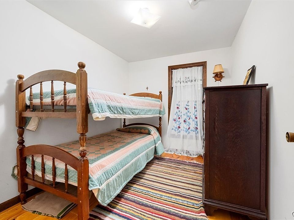 Old Forge, New York, 13420, United States, 8 Bedrooms Bedrooms, ,3 BathroomsBathrooms,Residential,Forsale,1953160