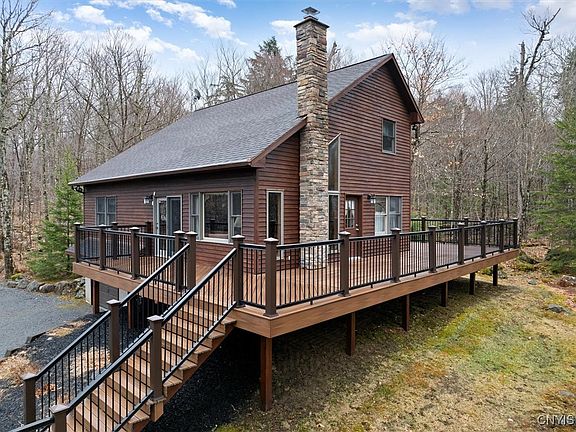 Old Forge, New York, 13420, United States, 4 Bedrooms Bedrooms, ,2 BathroomsBathrooms,Residential,Forsale,1953162