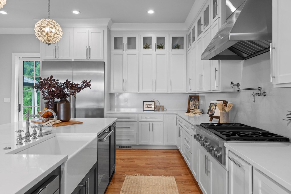 Chattanooga, Tennessee, 37405, United States, 4 Bedrooms Bedrooms, ,5.5 BathroomsBathrooms,Residential,Forsale,1894346