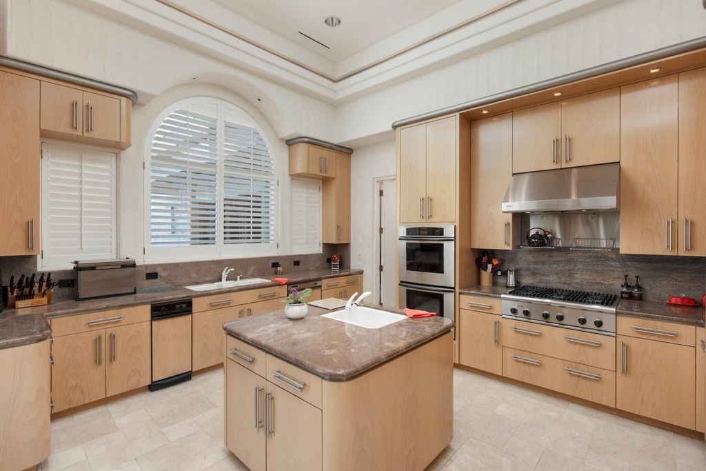 Ooltewah, Tennessee, 37363, United States, 7 Bedrooms Bedrooms, ,8.5 BathroomsBathrooms,Residential,Forsale,2004029