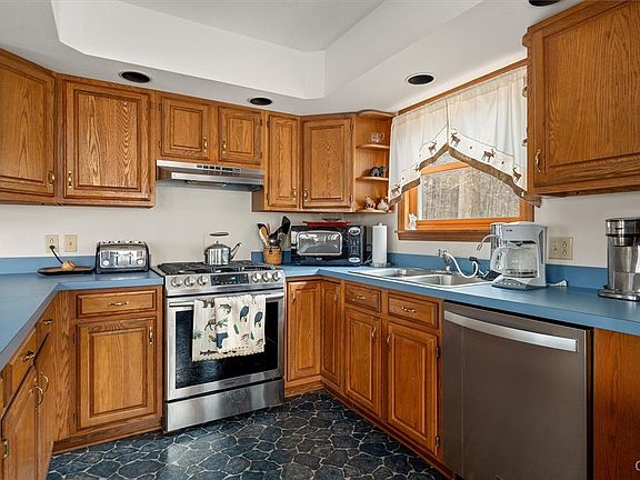 Old Forge, New York, 13420, United States, 4 Bedrooms Bedrooms, ,2 BathroomsBathrooms,Residential,Forsale,1953162