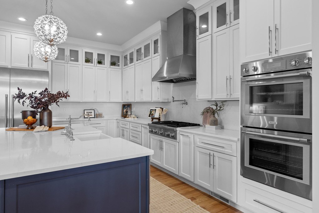 Chattanooga, Tennessee, 37405, United States, 4 Bedrooms Bedrooms, ,5.5 BathroomsBathrooms,Residential,Forsale,1894346