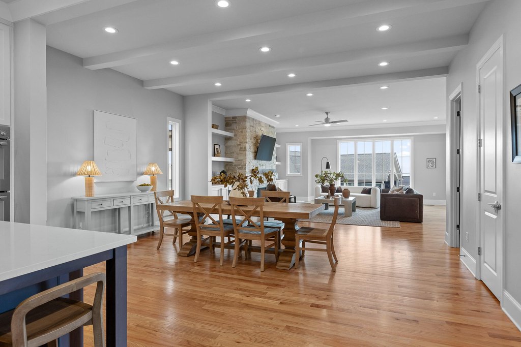 Chattanooga, Tennessee, 37405, United States, 4 Bedrooms Bedrooms, ,5.5 BathroomsBathrooms,Residential,Forsale,1894346