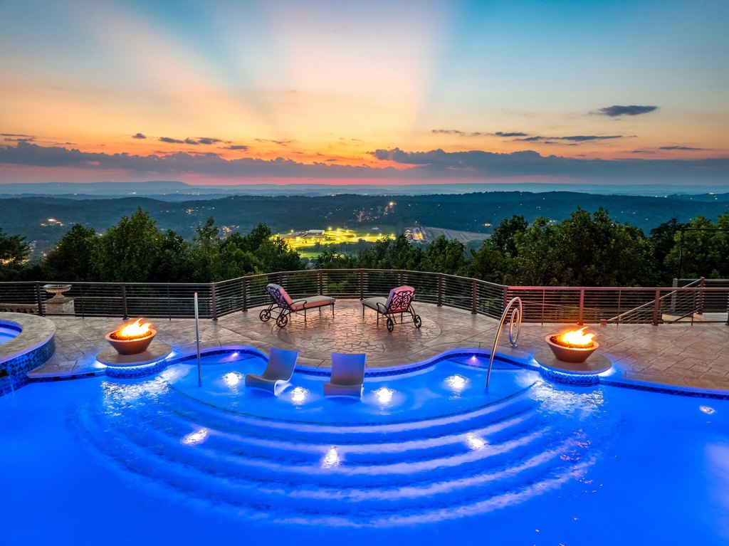 Ooltewah, Tennessee, 37363, United States, 7 Bedrooms Bedrooms, ,8.5 BathroomsBathrooms,Residential,Forsale,2004029