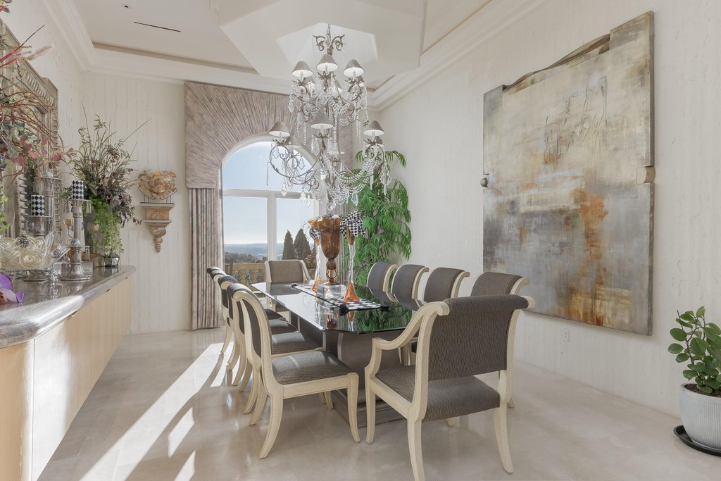 Ooltewah, Tennessee, 37363, United States, 7 Bedrooms Bedrooms, ,8.5 BathroomsBathrooms,Residential,Forsale,2004029