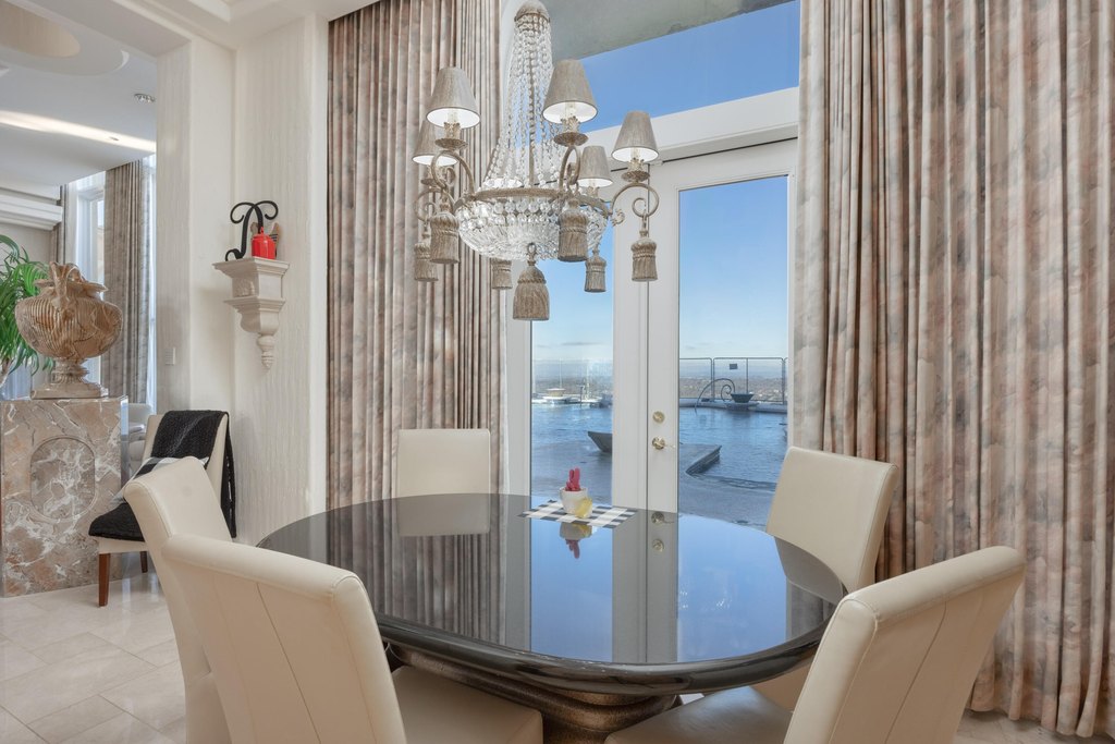 Ooltewah, Tennessee, 37363, United States, 7 Bedrooms Bedrooms, ,8.5 BathroomsBathrooms,Residential,Forsale,2004029