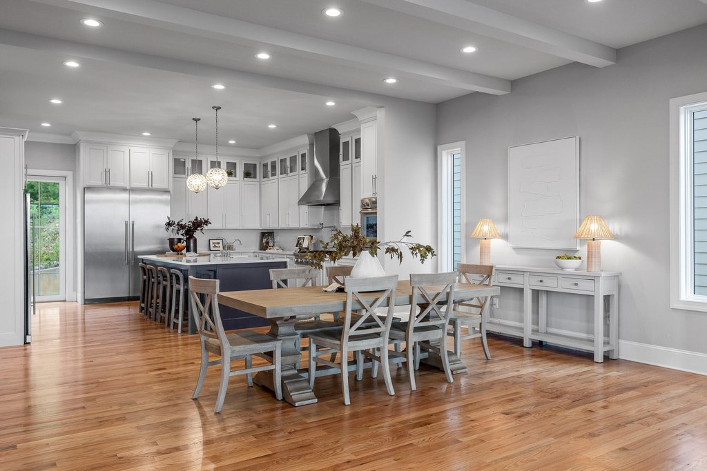 Chattanooga, Tennessee, 37405, United States, 4 Bedrooms Bedrooms, ,5.5 BathroomsBathrooms,Residential,Forsale,1894346