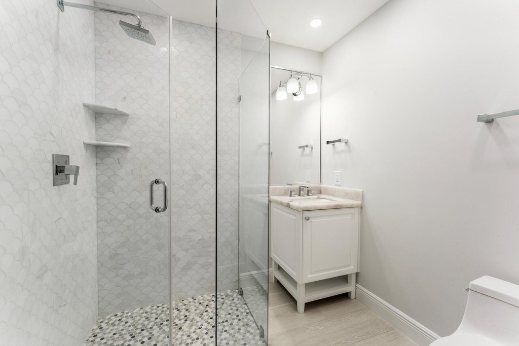 Duck Key, Florida, 33050, United States, 7 Bedrooms Bedrooms, ,6 BathroomsBathrooms,Residential,Forsale,2011103