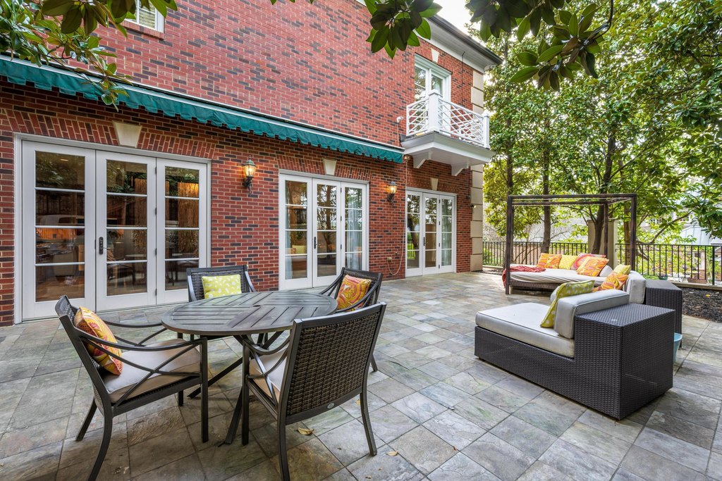 Chattanooga, Tennessee, 37403, United States, 3 Bedrooms Bedrooms, ,3 BathroomsBathrooms,Residential,Forsale,1946638