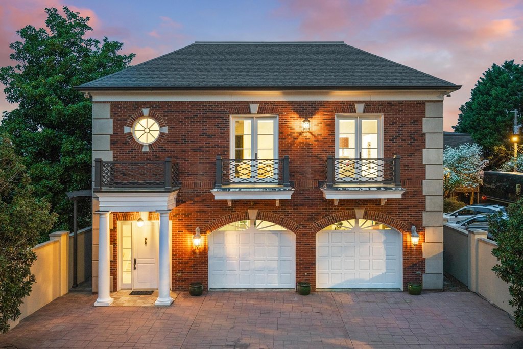 Chattanooga, Tennessee, 37403, United States, 3 Bedrooms Bedrooms, ,3 BathroomsBathrooms,Residential,Forsale,1946638