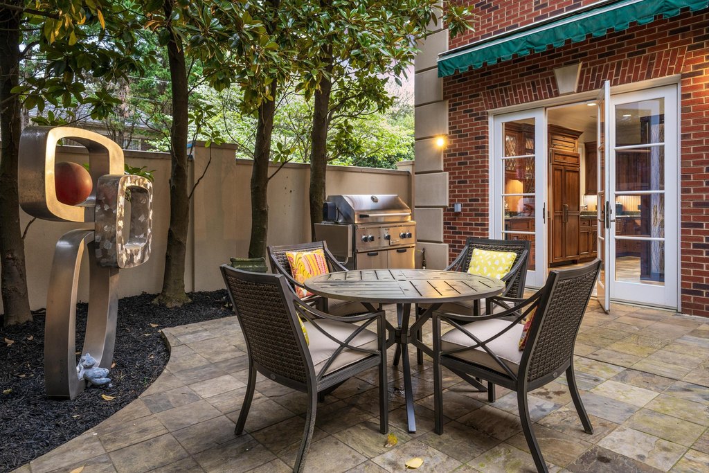 Chattanooga, Tennessee, 37403, United States, 3 Bedrooms Bedrooms, ,3 BathroomsBathrooms,Residential,Forsale,1946638