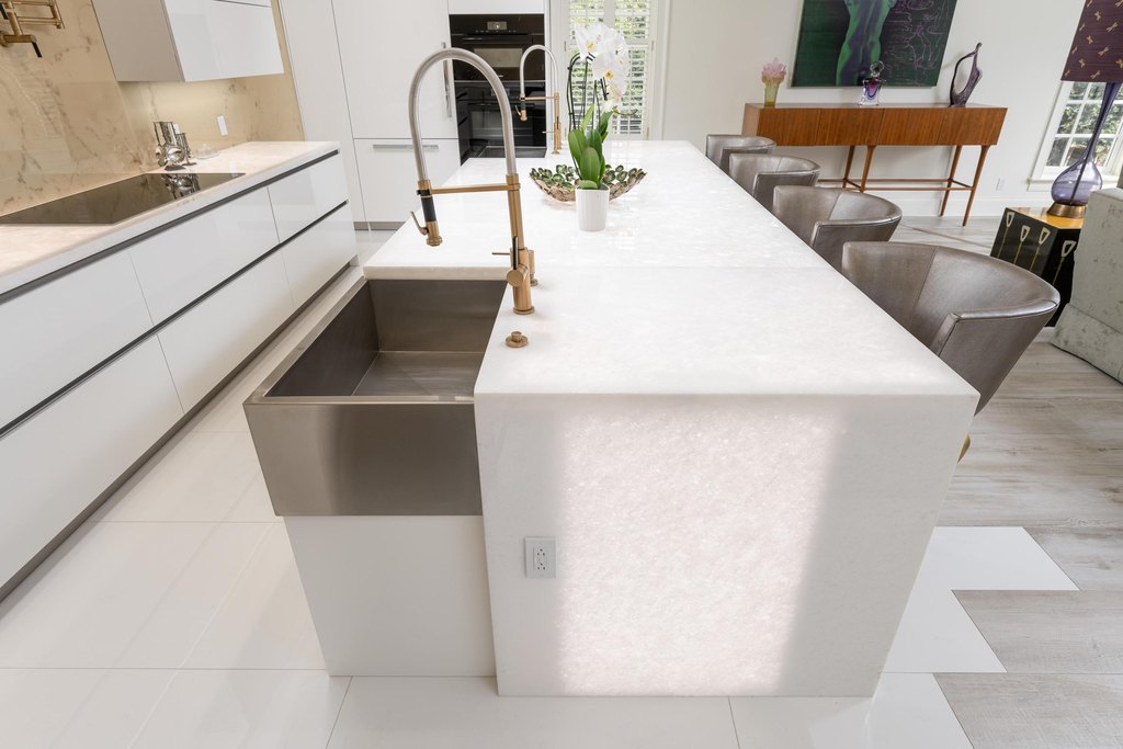 Chattanooga, Tennessee, 37403, United States, 3 Bedrooms Bedrooms, ,3 BathroomsBathrooms,Residential,Forsale,1946638