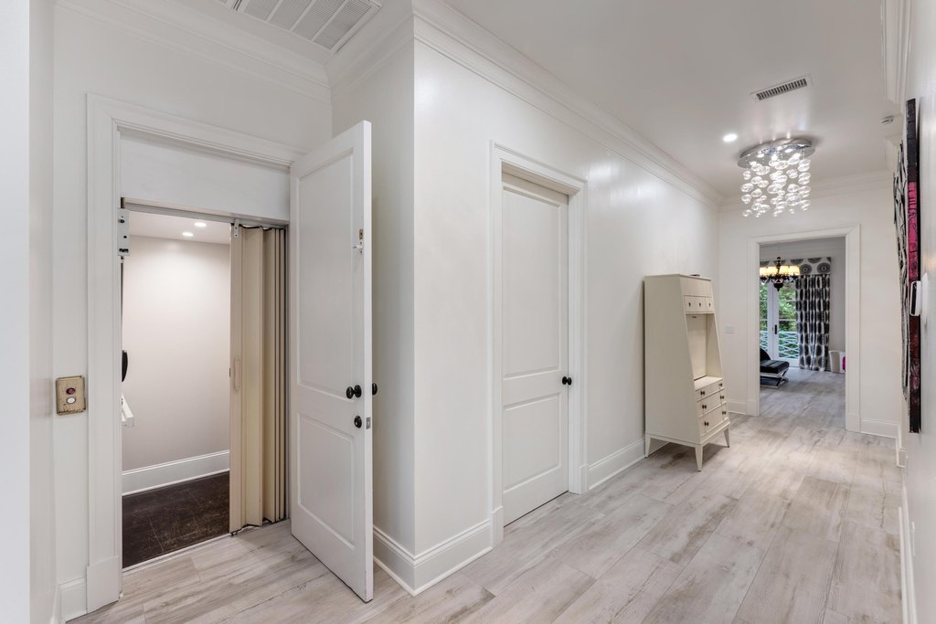 Chattanooga, Tennessee, 37403, United States, 3 Bedrooms Bedrooms, ,3 BathroomsBathrooms,Residential,Forsale,1946638