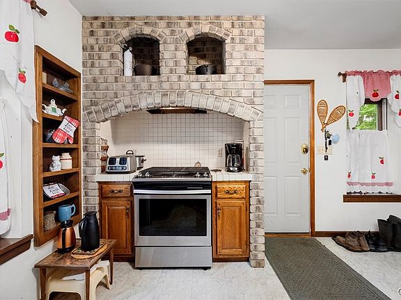 Old Forge, New York, 13420, United States, 8 Bedrooms Bedrooms, ,3 BathroomsBathrooms,Residential,Forsale,1953160